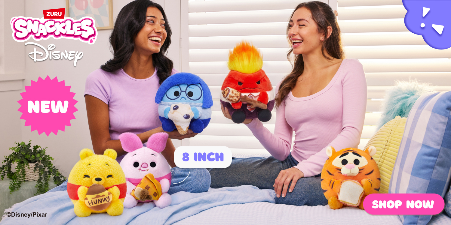 The ZURU Snackles plush family photographed together